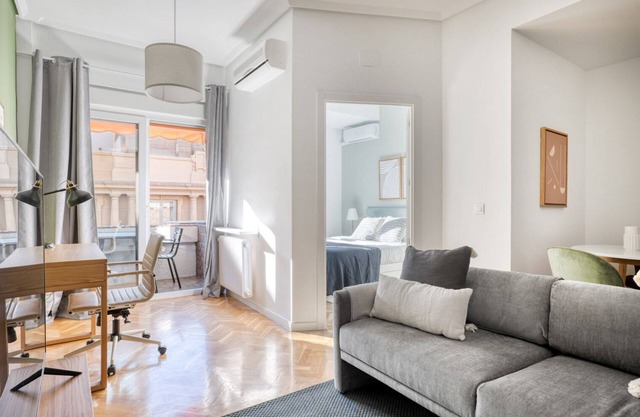 Amazing Almagro 1BR, in the heart of Madrid, by Blueground