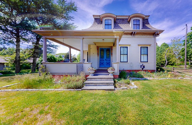 Amazing and large West Dennis historic home with modern amenities