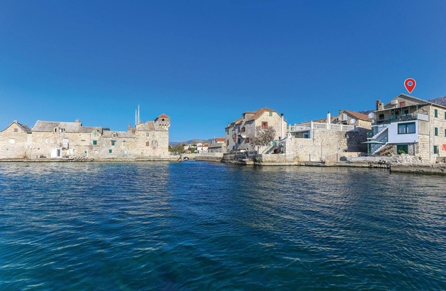 Amazing apartment in Kastel Gomilica