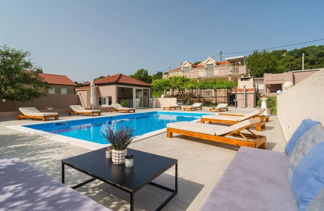 Amazing apartment in Obrovac Sinjski