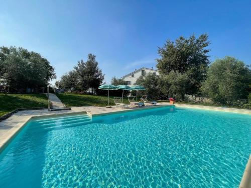 Amazing apartment in Belvedere Ostrense with garden