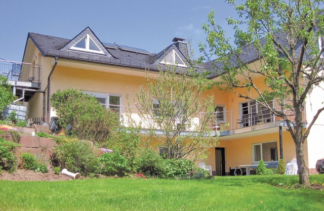 Amazing apartment in Zweifelscheid