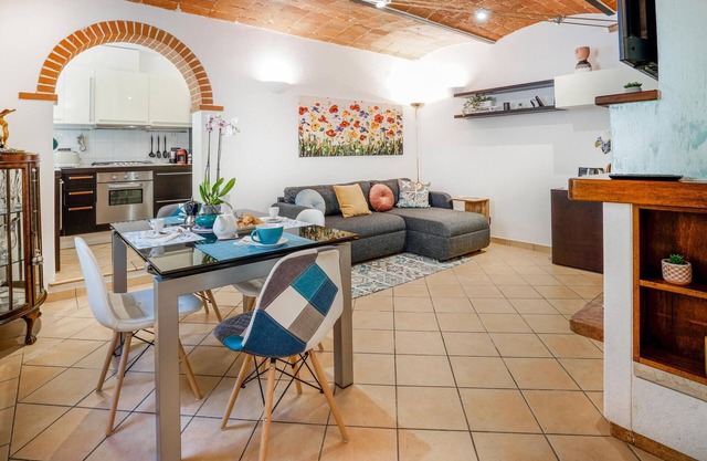 Amazing apartment in Bettolle with WiFi