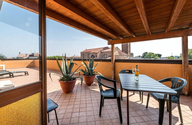 Amazing apartment in Villadose (RO)