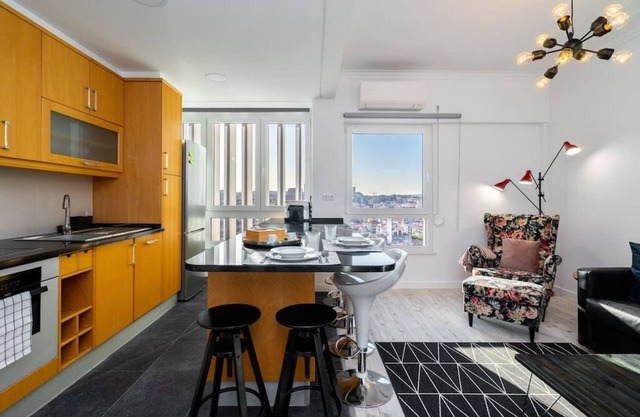 Amazing apartment with incredible views overlooking Lisbon