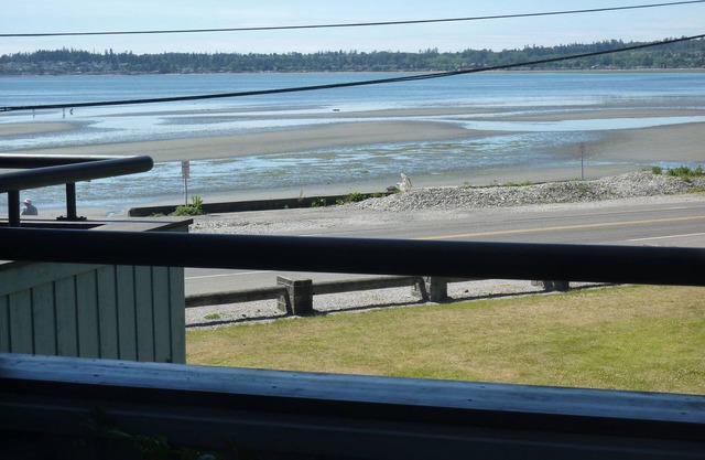 Amazing Bay View from 2-bdrm Waterfront Condo