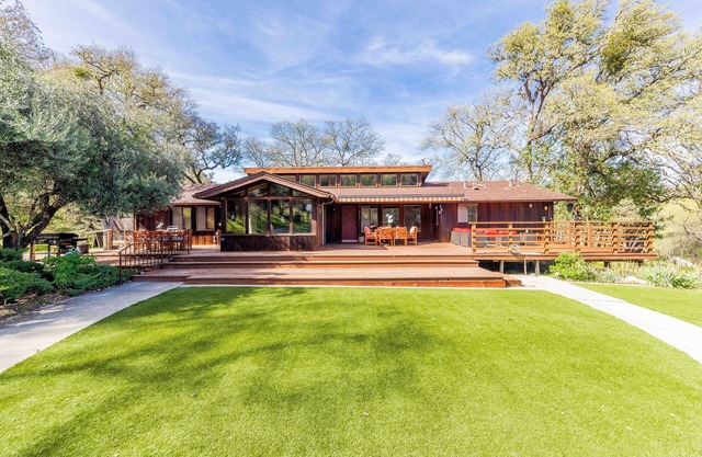 *Amazing Beautiful Redwood Retreat Home