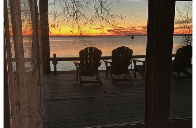 Amazing big waterfront view of Sam Rayburn Lake