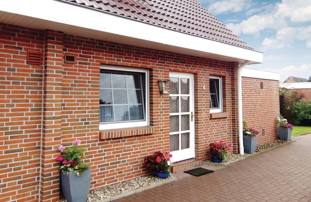 Amazing home in Wittmund/Altfunnixsiel