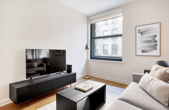 Amazing Downtown 1BR w/Gym & W/D, near Faneuil Hall, by Blueground