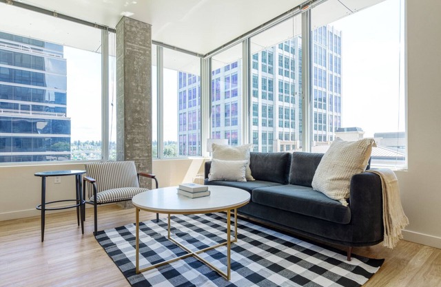 Amazing Downtown Bellevue 2BR w/Lounge, Gyms, near shops, by Blueground