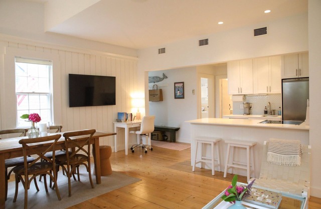 Amazing Downtown Nantucket Condo, Close to Everything!