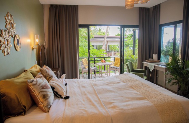 Amazing freshly designed beachfront sunset ocean view bungalow.n