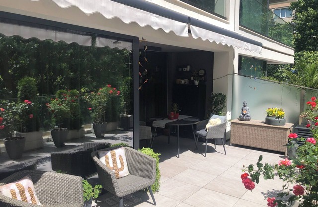 Amazing garden terrace,fully equipped kitchen,private parking and free WiFi. n