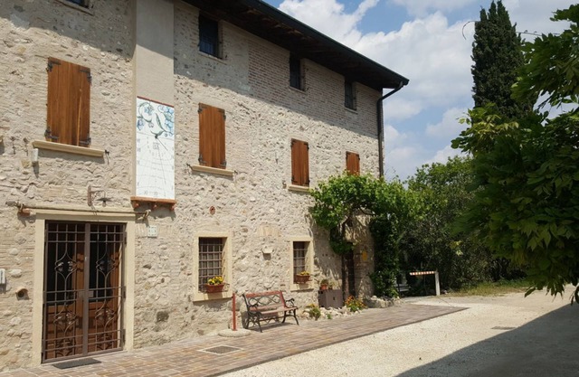 AMAZING HISTORICAL COUNTRY HOUSE