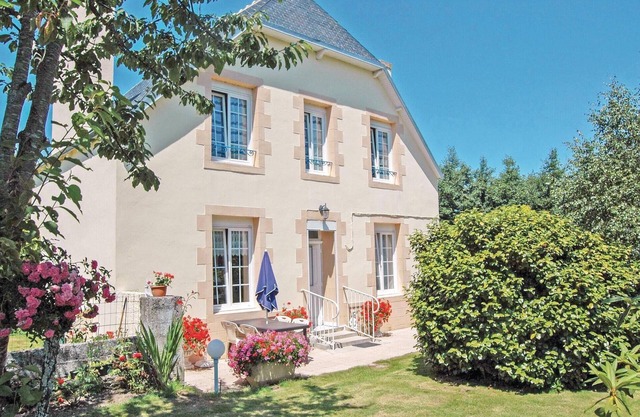 Amazing home in Saint Jean-Trolimon
