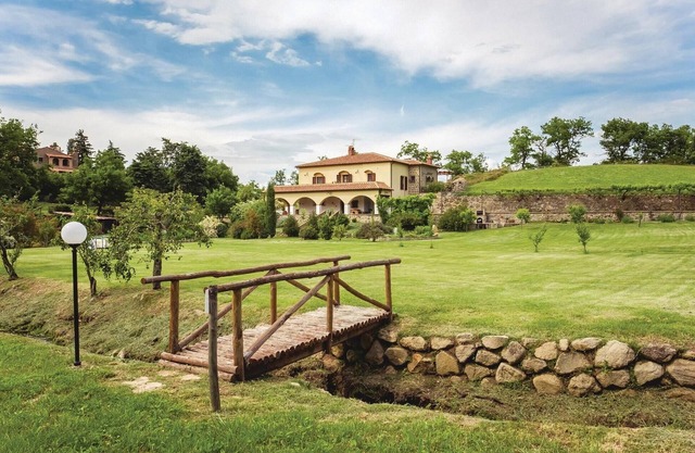 Amazing home in Castel del Piano (GR)