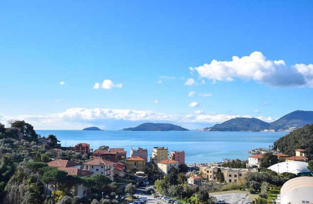 Amazing Home In Santo Stefano Magra