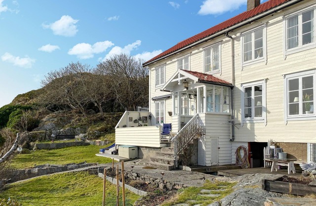 Amazing home in Averøy with WiFi