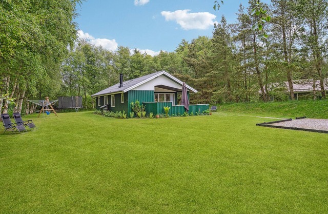 Amazing home in Brovst with kitchen