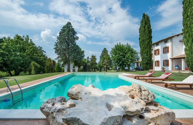Amazing home in Collescipoli with WiFi