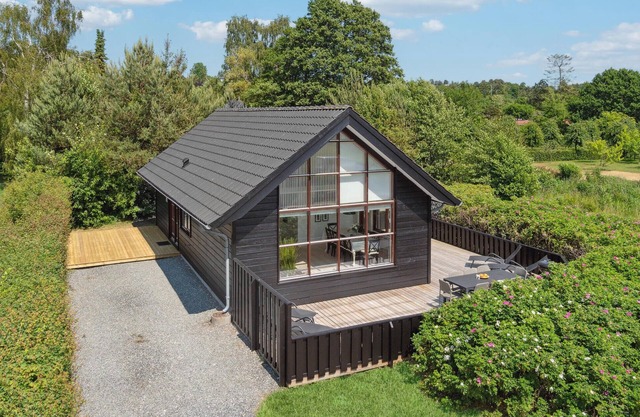 Amazing home in Ebeltoft with sauna
