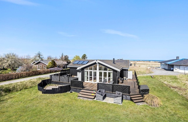 Amazing home in Frederikshavn