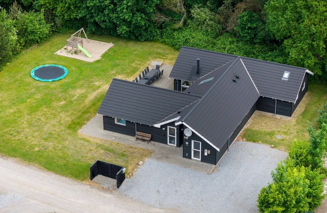 Amazing home in Glesborg with sauna