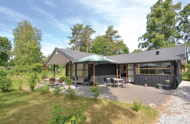 Amazing home in Grenaa with WiFi