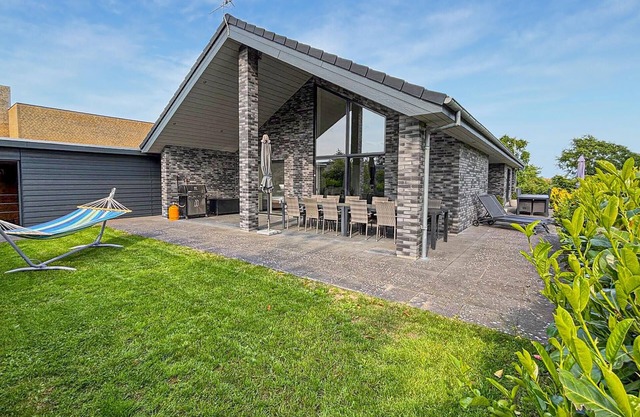 Amazing home in Grenaa with WiFi