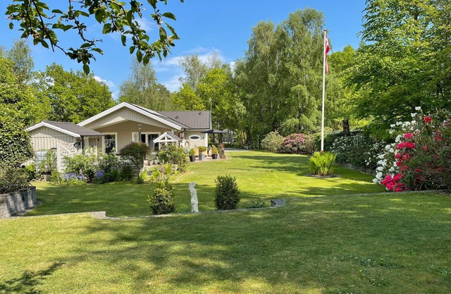 Amazing home in Højslev with sauna
