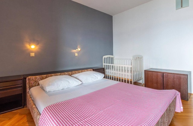 Amazing Home in Jesenice With Wifi and 2 Bedrooms