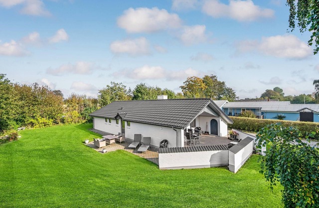 Amazing home in Juelsminde with sauna