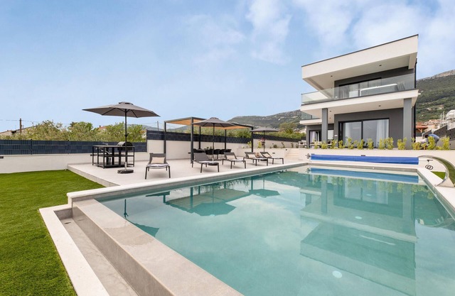 Amazing home in Kastel Stari with sauna