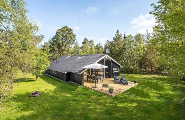 Amazing home in Knebel with kitchen