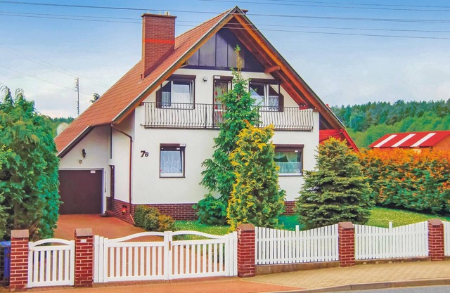 Amazing home in Kolczewo with sauna