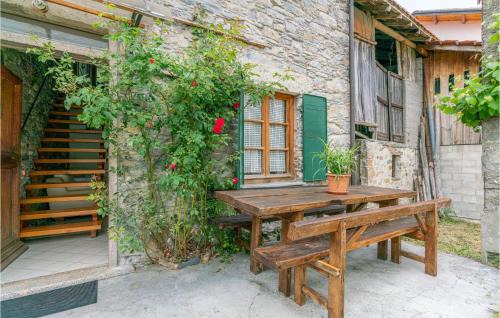 Amazing Home In Loco Di Rovegno