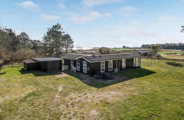 Amazing home in Millinge with WiFi