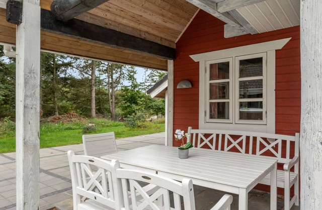 Amazing home in Oksbøl with sauna