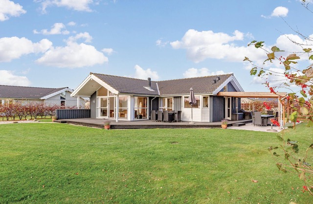 Amazing home in Otterup with kitchen