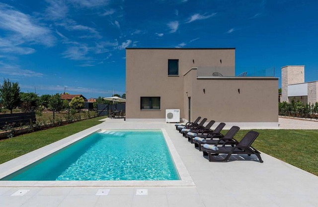 Amazing home in Porec with WiFi