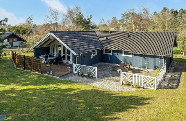 Amazing home in Rødby with WiFi