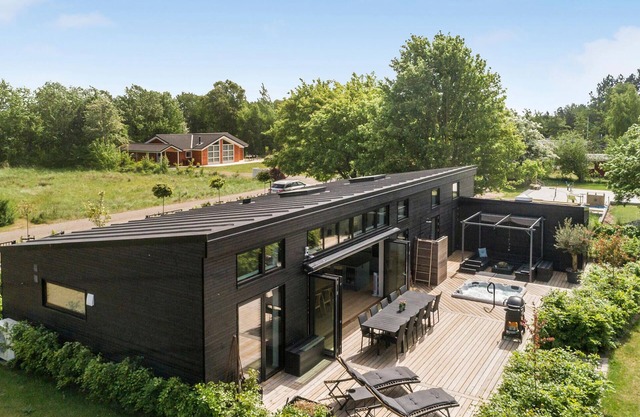 Amazing home in Rødby with sauna