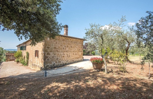 Amazing home in Siena with WiFi