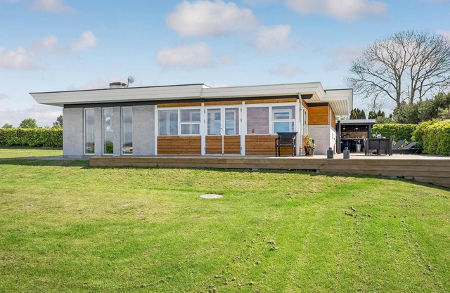 Amazing home in Slagelse with WiFi