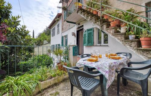 Amazing Home In Sori With Wifi