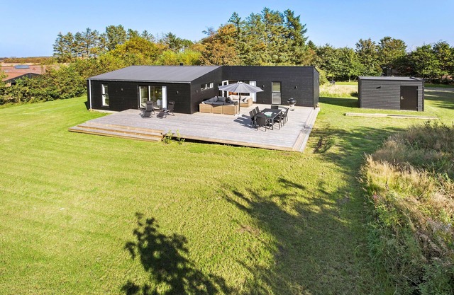 Amazing home in Spøttrup with WiFi