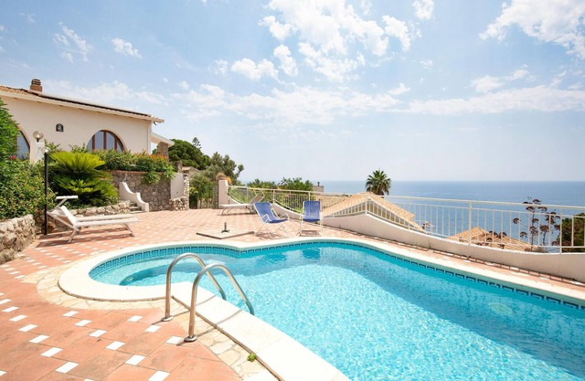Amazing home in Staletti with WiFi