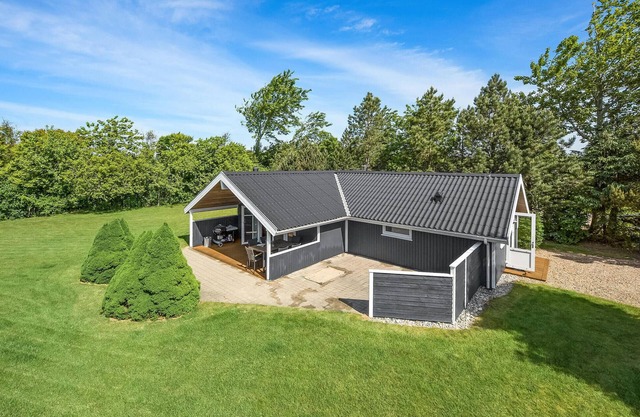 Amazing home in Tarm with WiFi