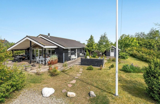 Amazing home in Tarm with kitchen